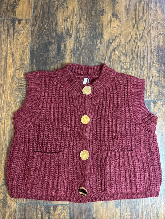 glam Jackets & Blazers - Women’s glam Wine Chunky Knit Button Front Vest Size Large with Front Pockets
